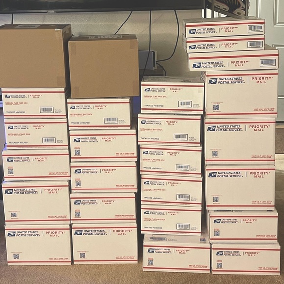 GRACE IS LIVE ♡ - Picture 3 of 5